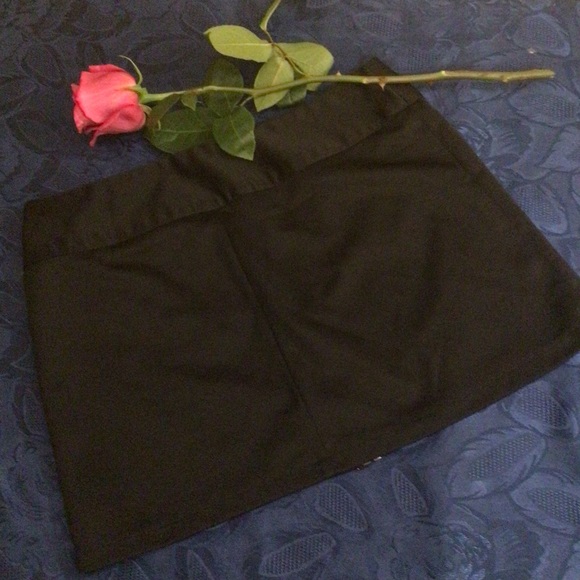 Black Front Zippered Mini Skirt Micro Skirt - Picture 3 of 4